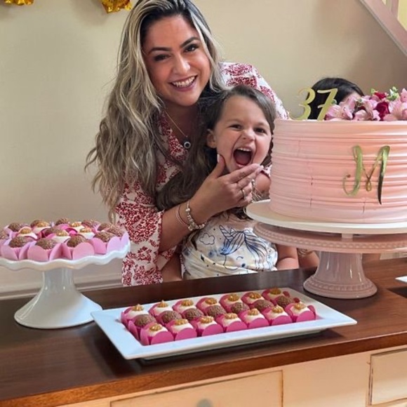 Meet your Posher, Monique - Picture 1 of 1